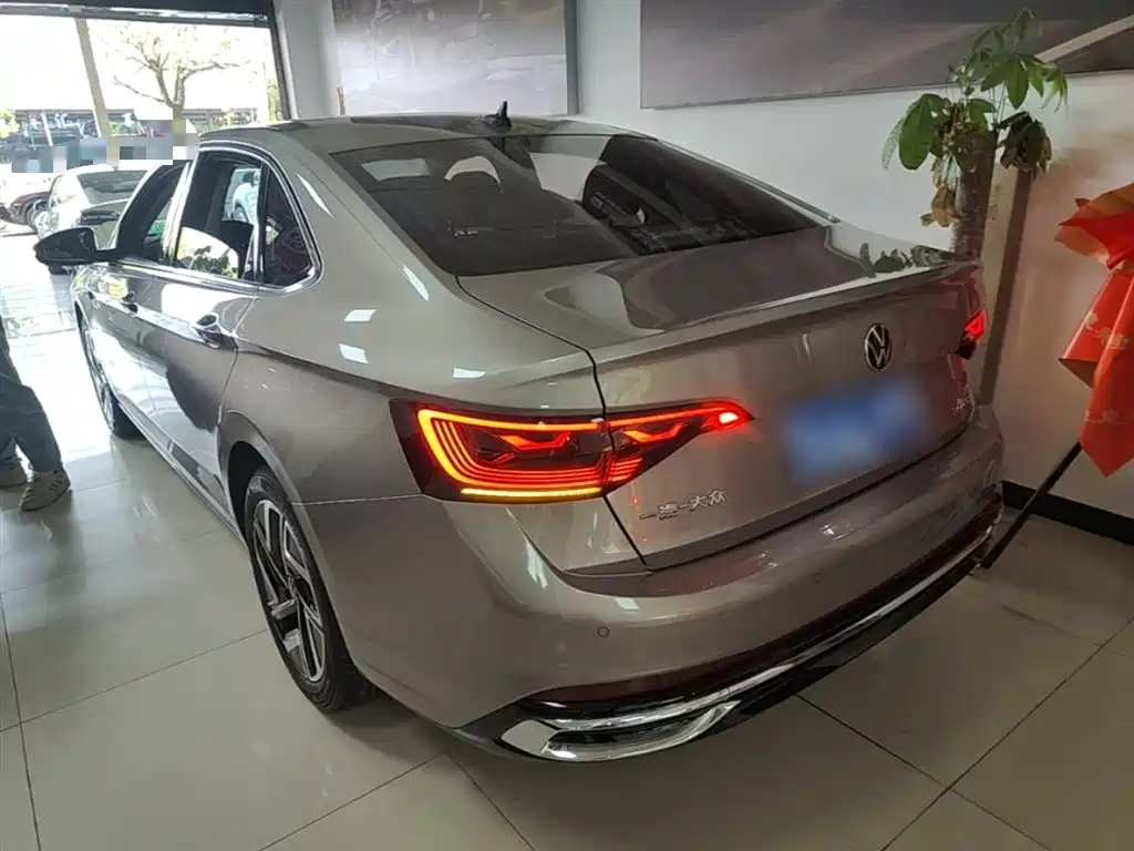 Volkswagen Sagitar 2023 300TSI DSG Surpassing Edition фото 5