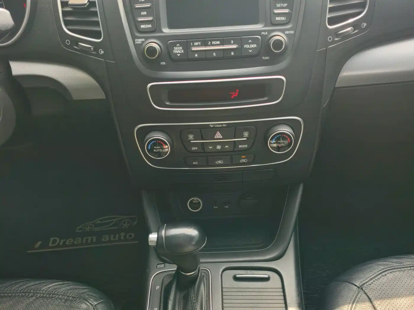 Kia Sorento 2013 2.4L 7-seat Gasoline Comfort Edition фото 8