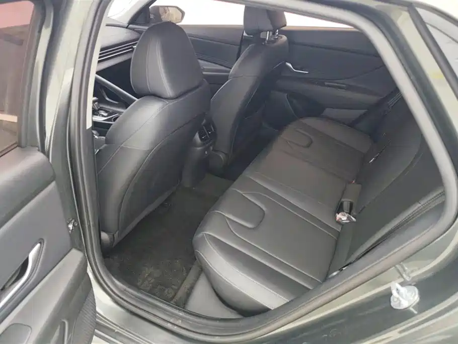 Hyundai Elantra 2023 1.5L CVT GLX Elite Edition фото 11