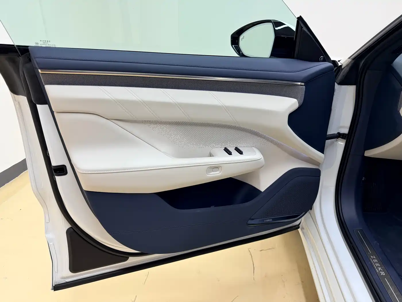 ZEEKR EXTREME KRYPTON 001