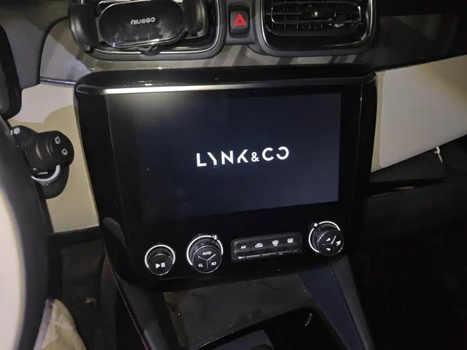 Lynk & Co 02 2022 2022 1.5TD DCT Shine Pro