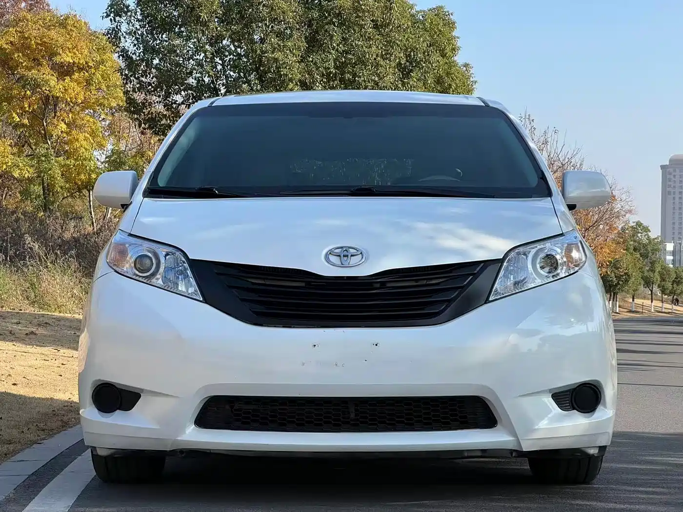 Toyota Sienna 2015 3.5L 2WD LE фото 2