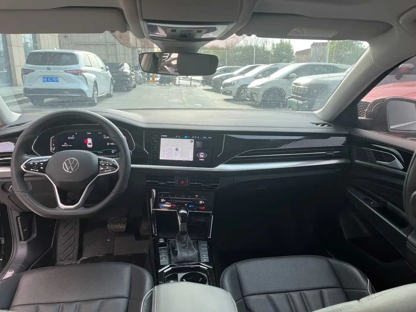 Volkswagen Passat 2024 380TSI Dragon Glory Edition фото 6