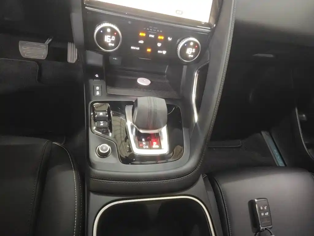 Jaguar E-PACE 2024 2024 Youth Sport Edition R-DYNAMIC