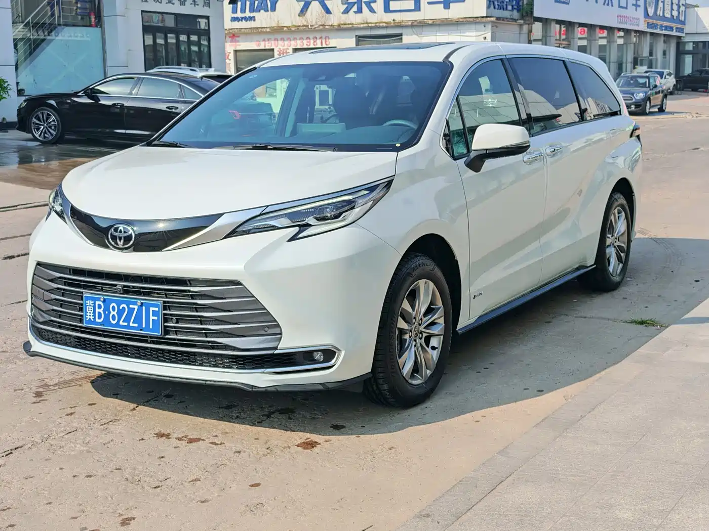Toyota Sienna 2026 2024 2.5L Hybrid 4WD Premium Edition
