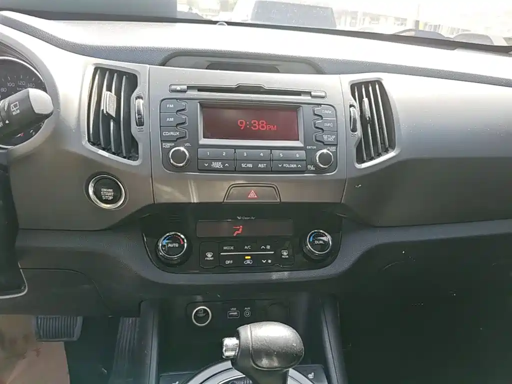 Kia Sportage 2016 2.0L Automatic 2WD DLX фото 13