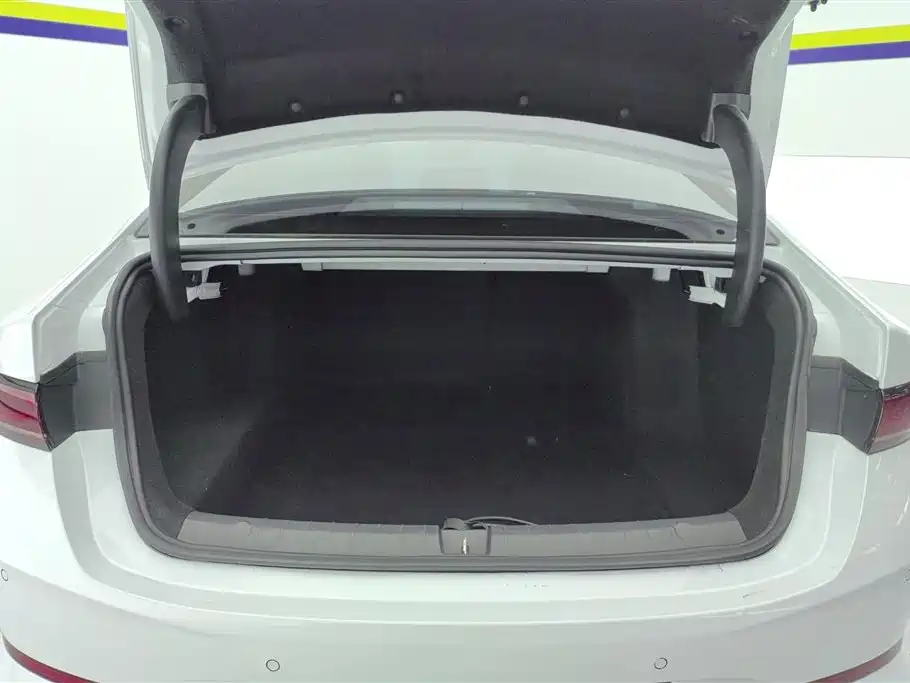 BYD Qin PLUS 2025 DM-i Smart Drive 55KM Leader фото 4