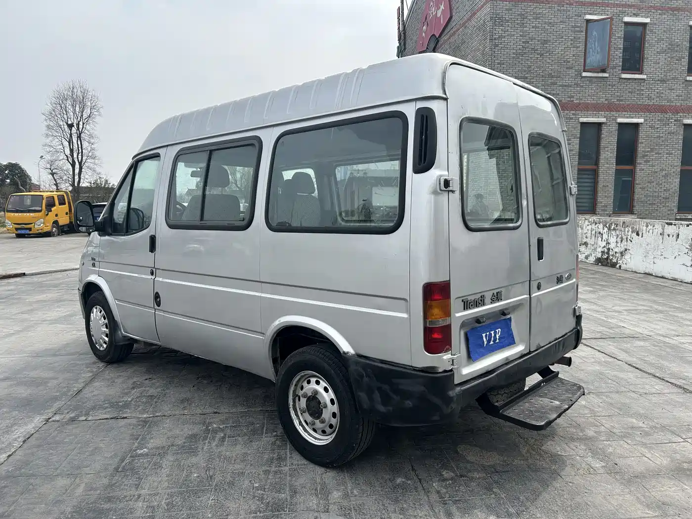 Ford Classic Transit 2015 2015 2.8T Diesel Short Wheelbase 6-Seater Mid-Roof MPV JX493ZLQ4