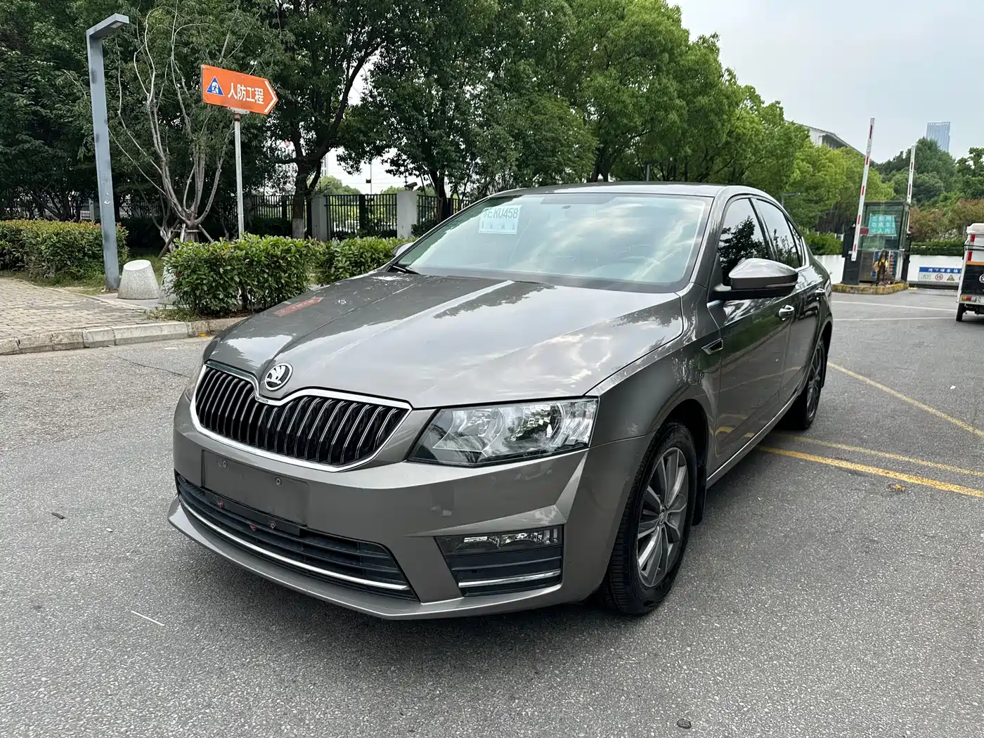 Škoda Octavia 2017 1.6L Automatic Pioneer Edition