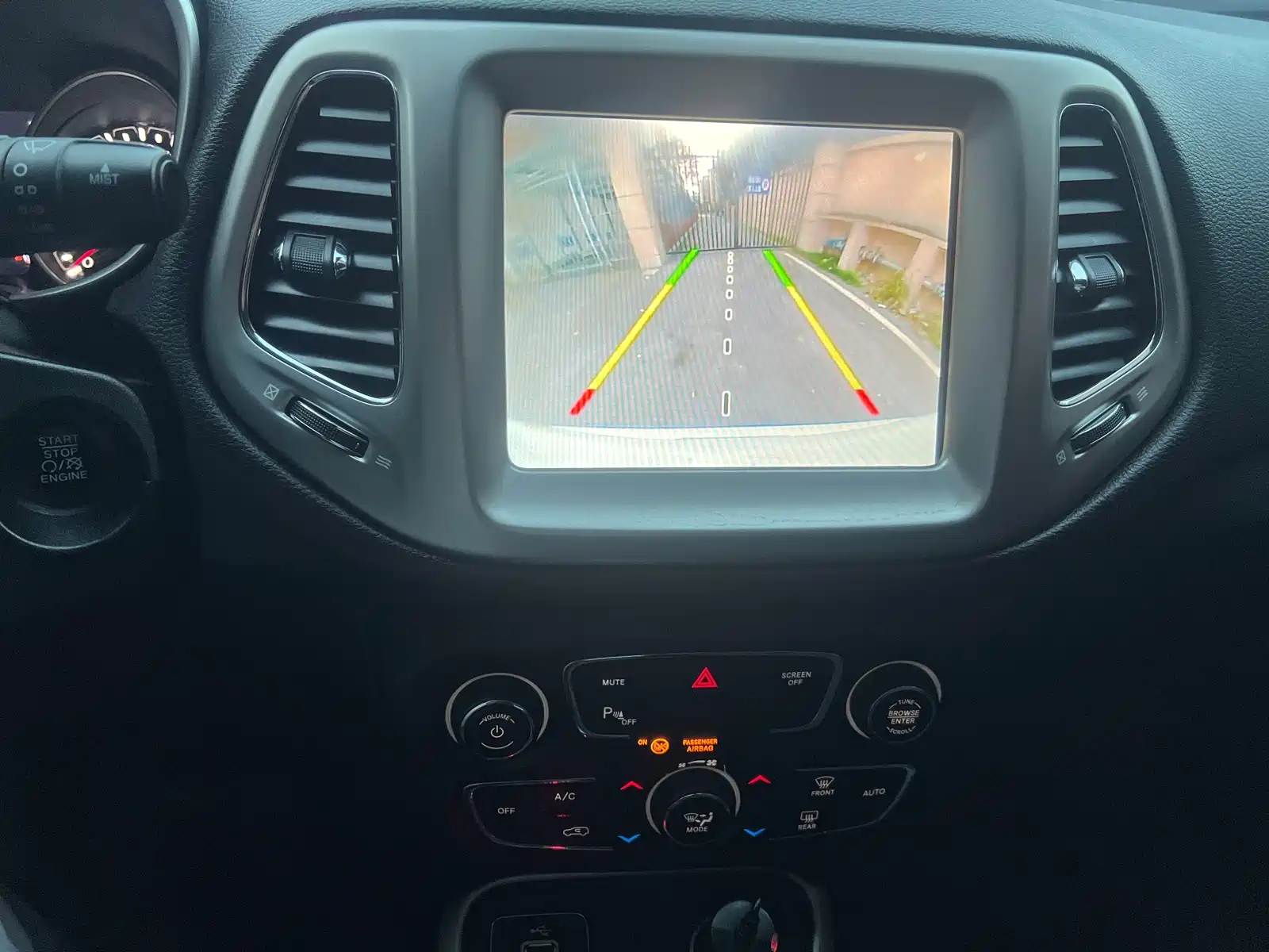 Фото 9 - Jeep Compass
