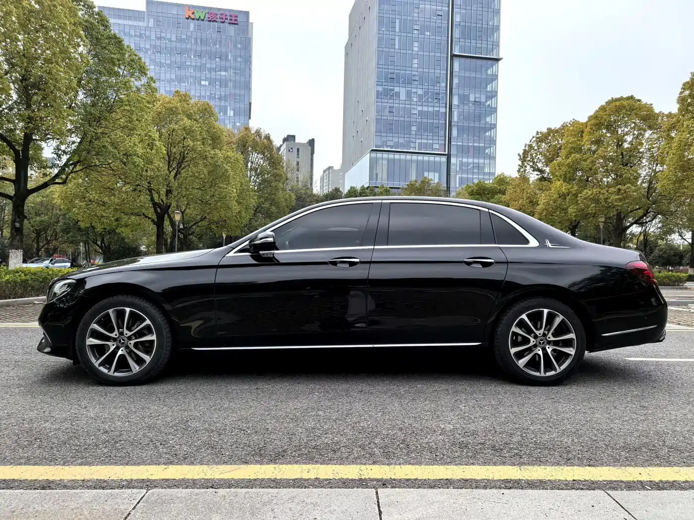 Mercedes-Benz E-Class 2019 E 200 L 4MATIC фото 8