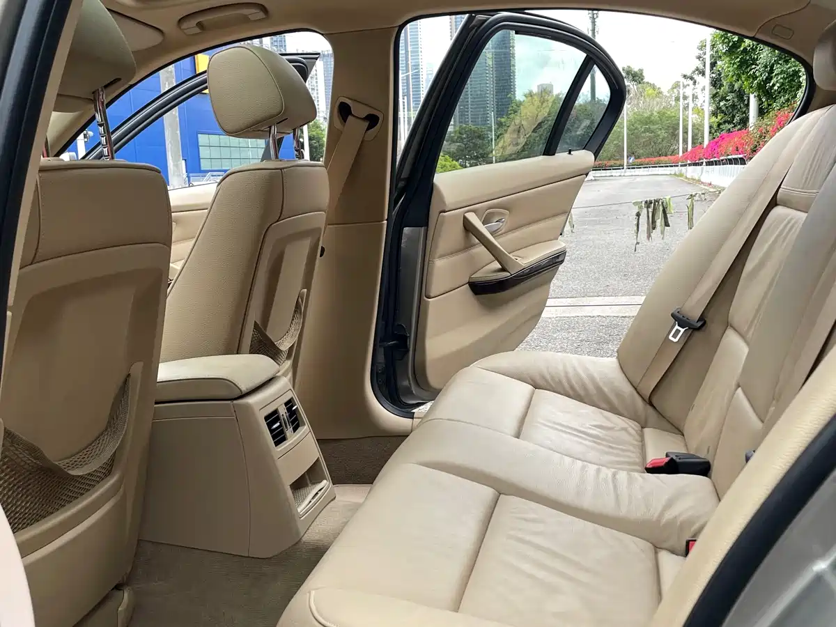 BMW 3 Series (Import) 2010 320i Luxury фото 12