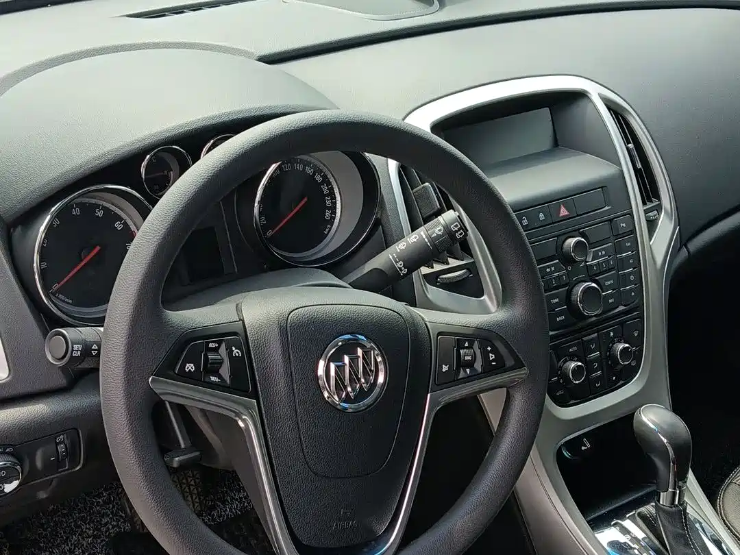 Buick Excelle 2014 XT 1.6L Automatic Fashion фото 10