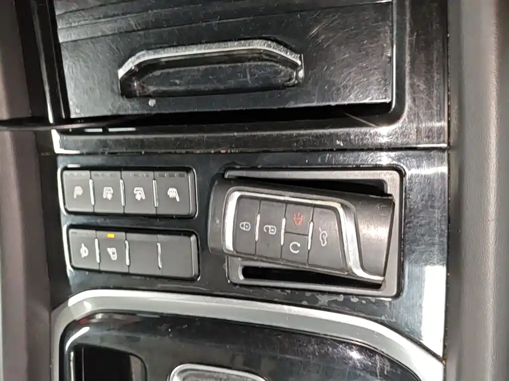 GAC Trumpchi Trumpchi GS8 2017 320T 2WD Luxury Smart Connect (7-seater) фото 9