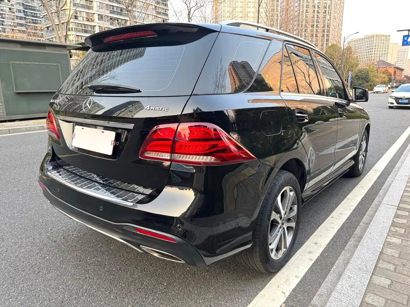 Mercedes-Benz GLE 2018 GLE 320 4MATIC Dynamic Ultimate Edition фото 4