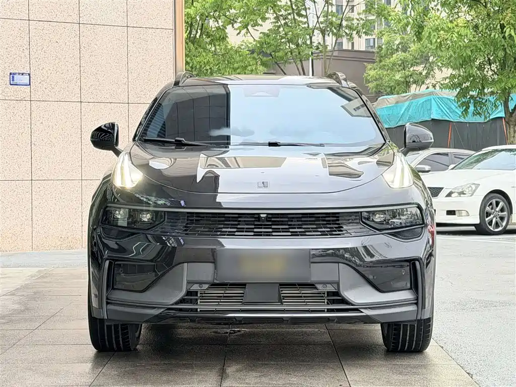 Lynk & Co 01 2023 2.0TD 4WD Dark Night Edition фото 8