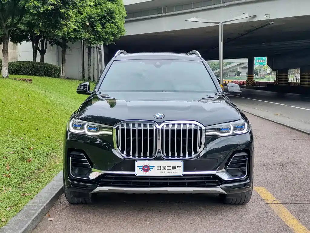 Фото 2 - BMW X7
