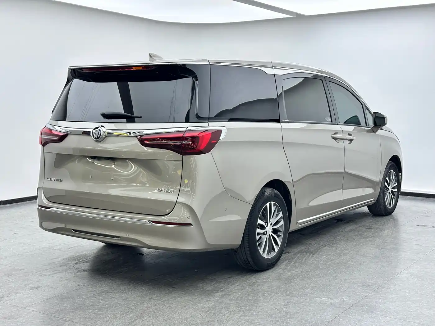 Buick GL8 2023 ES Landmaster Exclusive фото 4