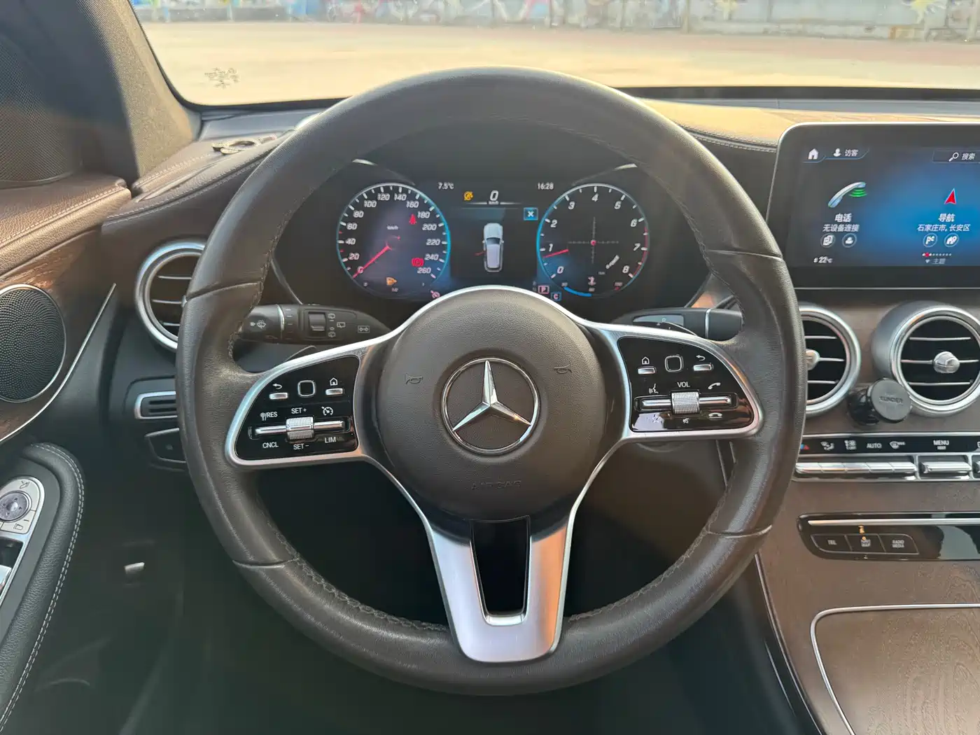 MERCEDES-BENZ GLC