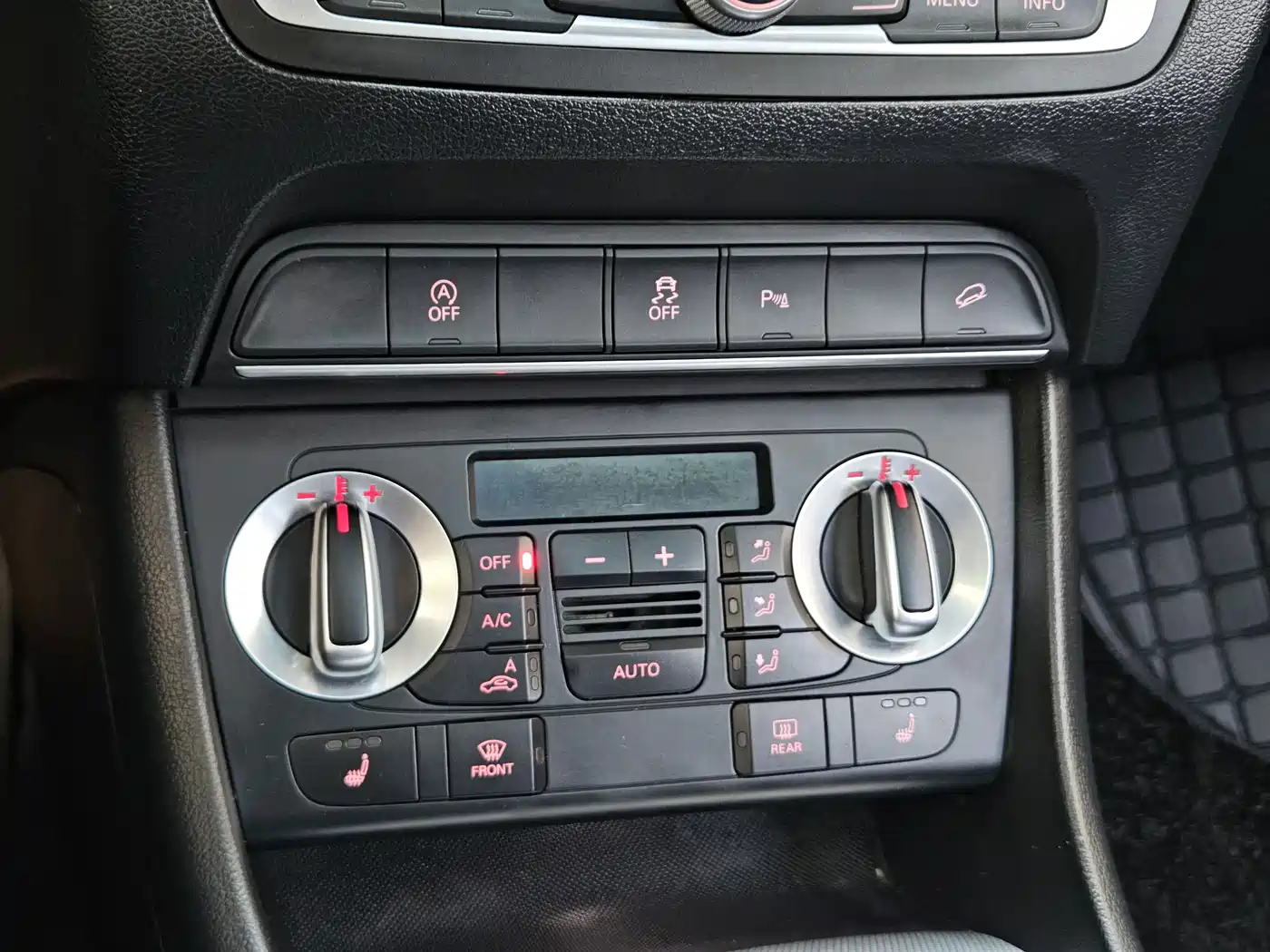 Audi Q3 2015 35 TFSI quattro Technology фото 18