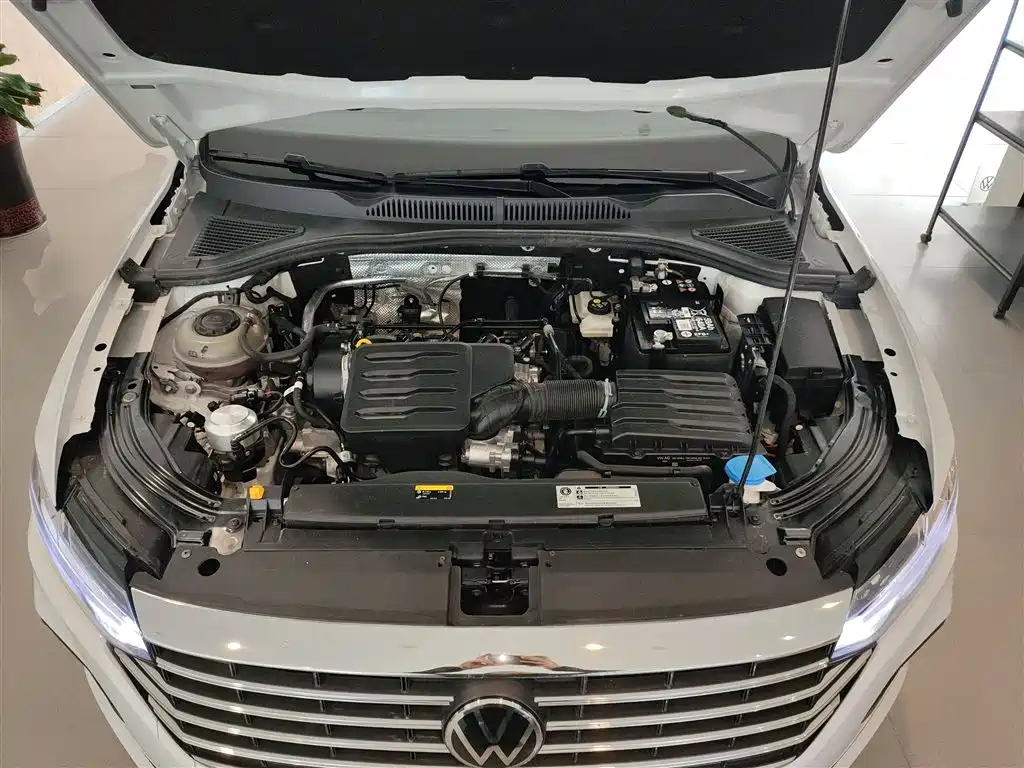 Volkswagen Lavida 2024 Model 1.5L Automatic Delight Edition фото 16