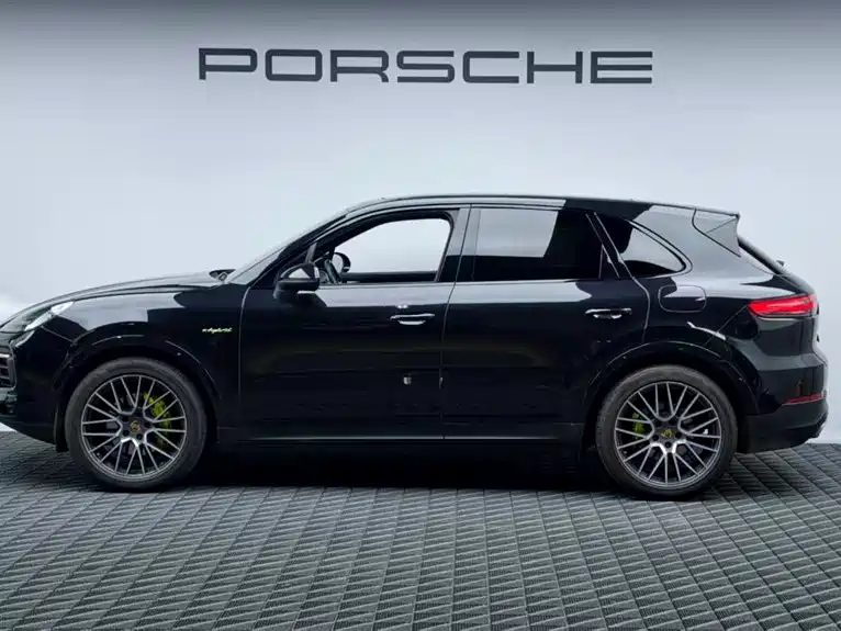 PORSCHE CAYENNE NEW ENERGY