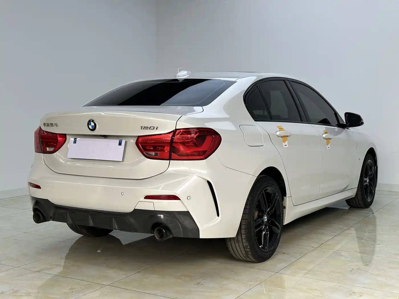 BMW 1 SERIES