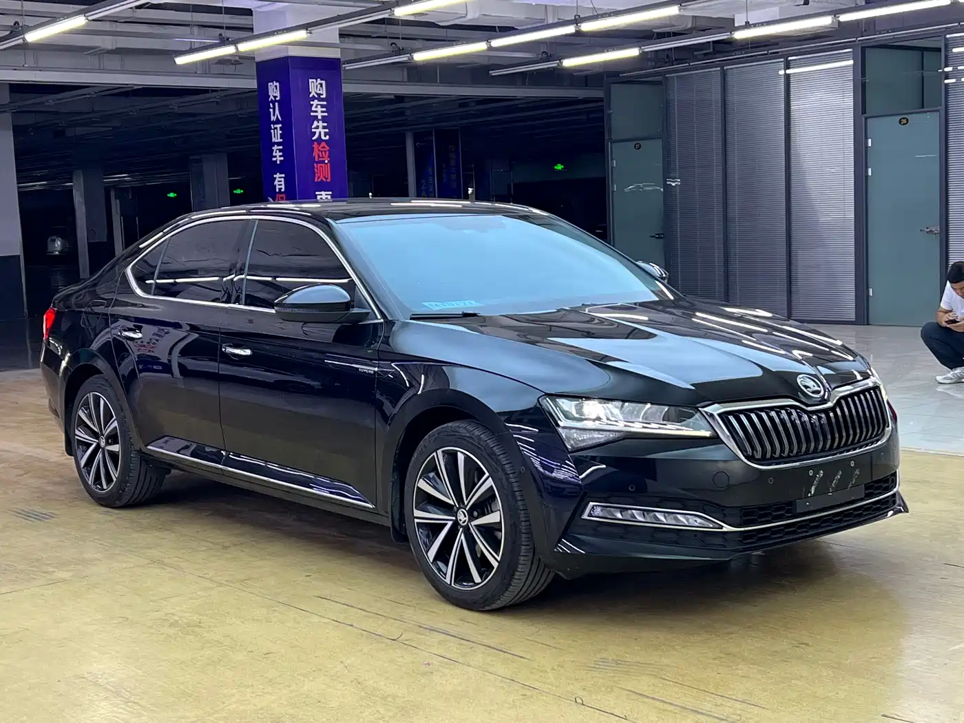 Škoda Superb 2025 Model TSI280 DSG Premium Edition фото 3
