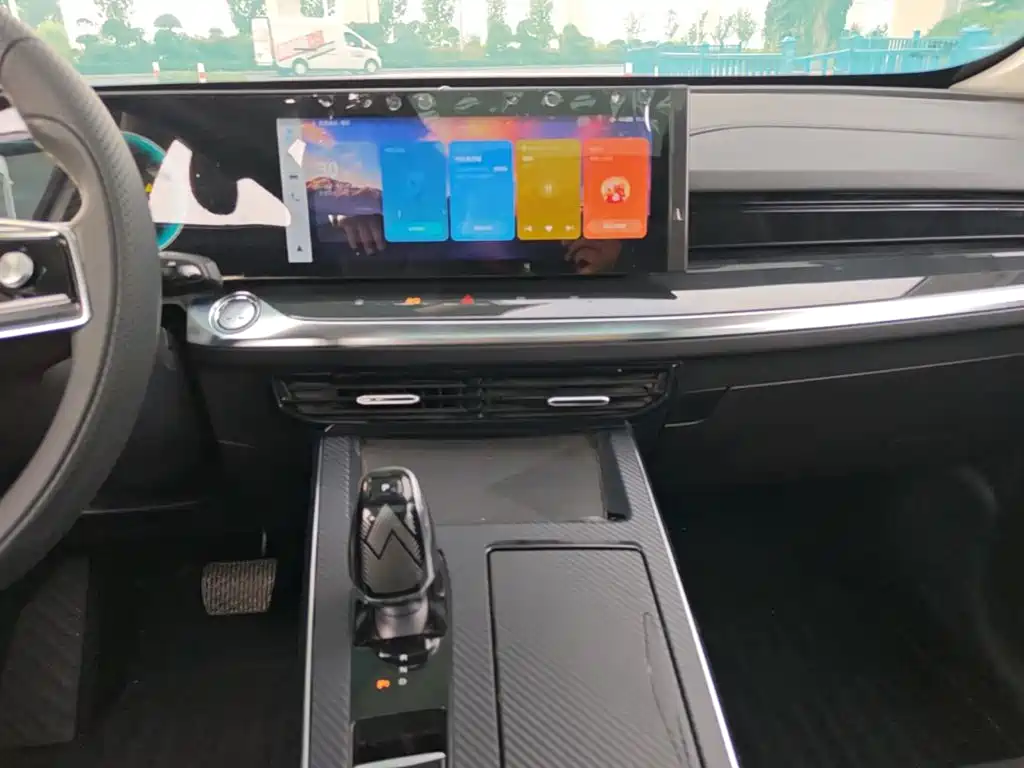 Фото 13 - Roewe RX5 MAX