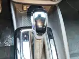 Photo 16 - Buick Verano