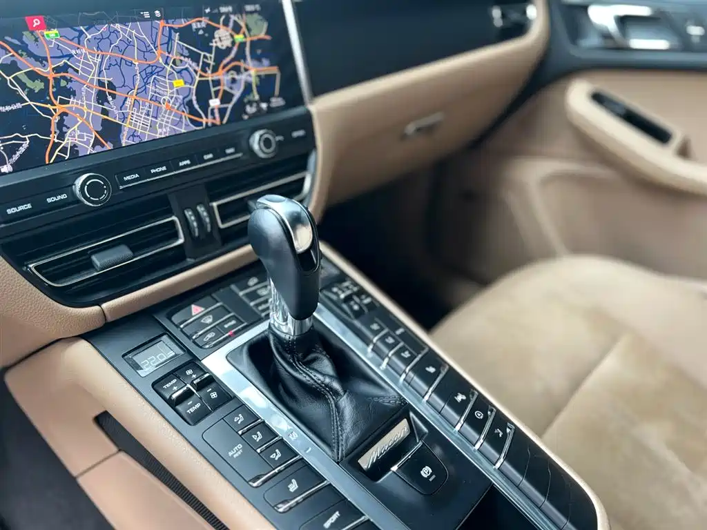 Porsche Macan фото 14