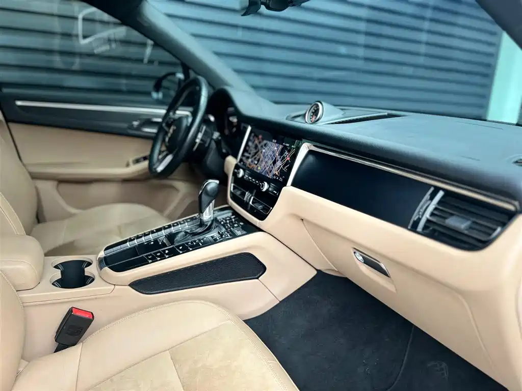 Porsche Macan фото 13
