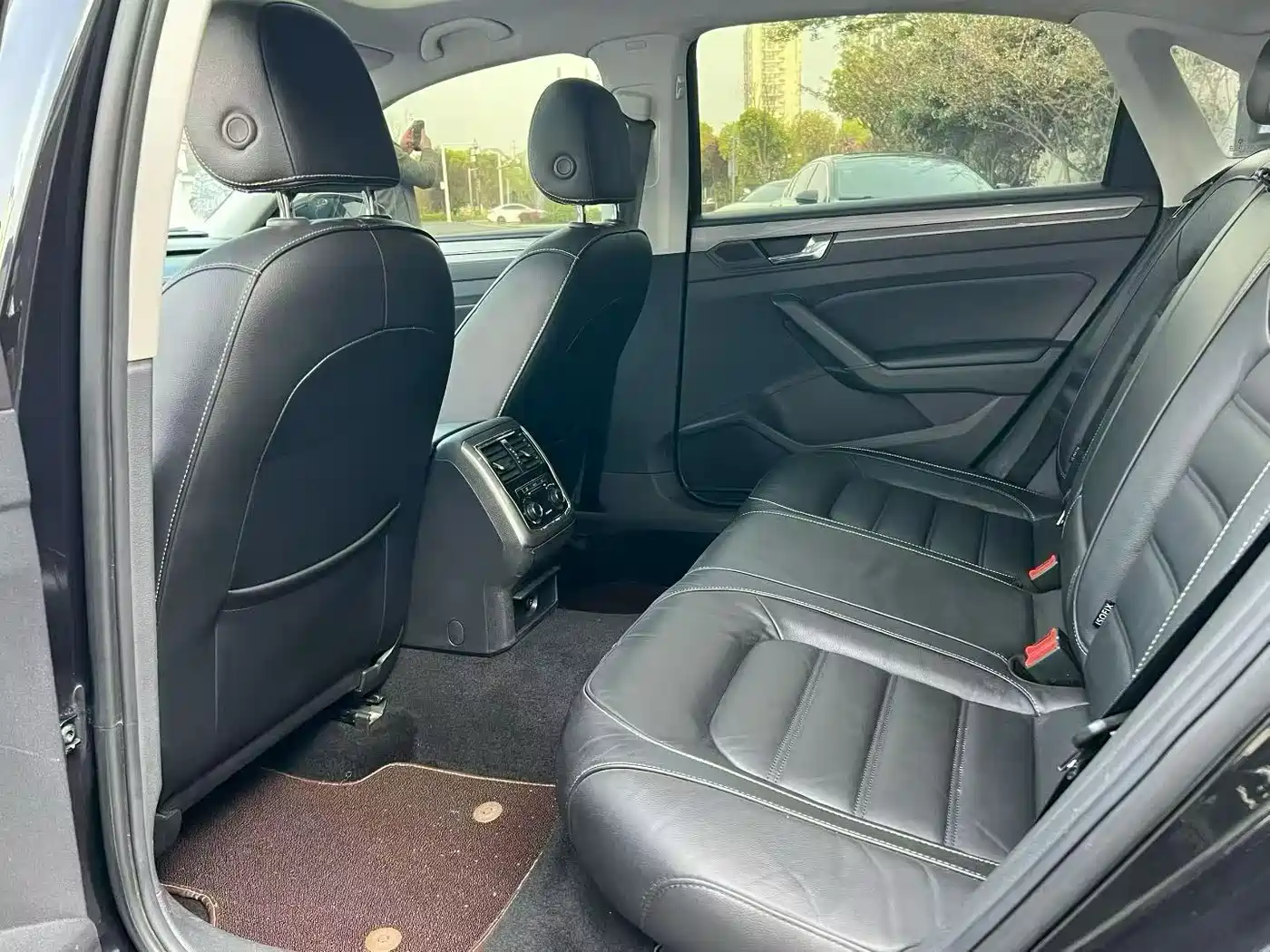 Volkswagen Passat 2017 330TSI DSG Prestige фото 9