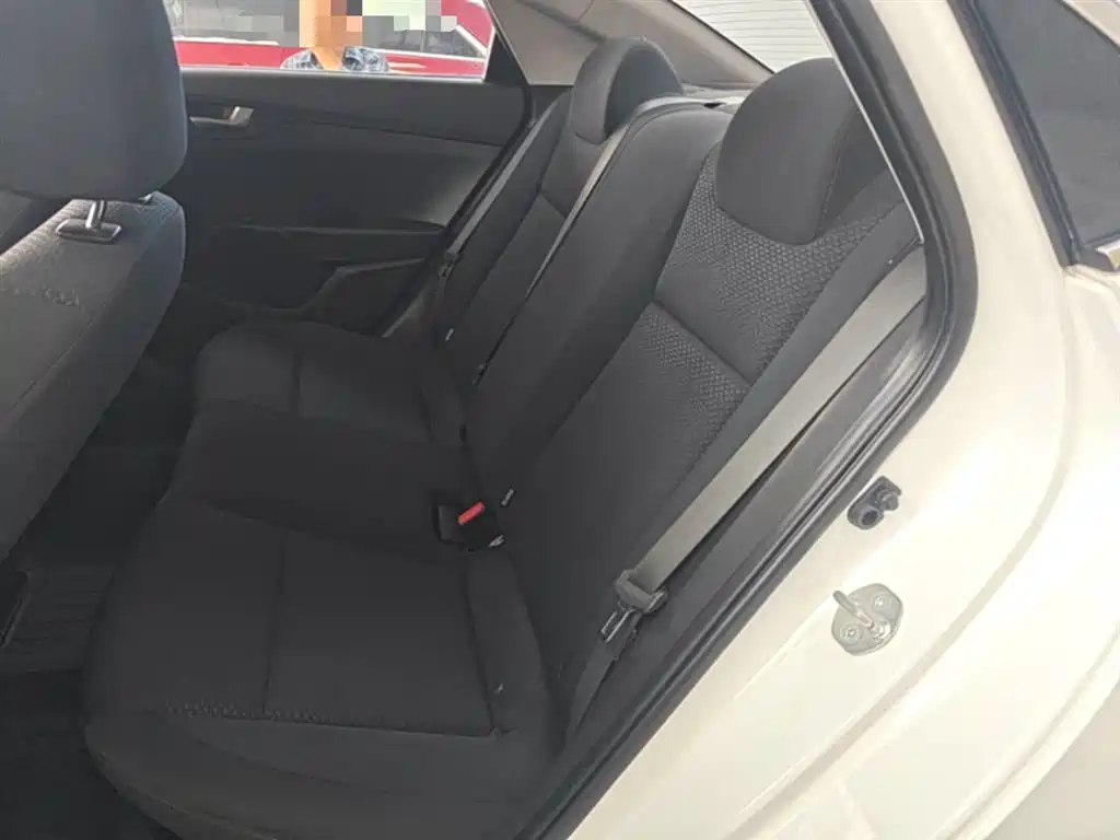 Hyundai Verna 2016 1.4L Automatic Cool Edition GLS фото 17