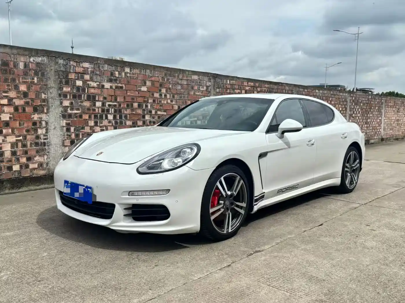 Фото 1 - Porsche Panamera