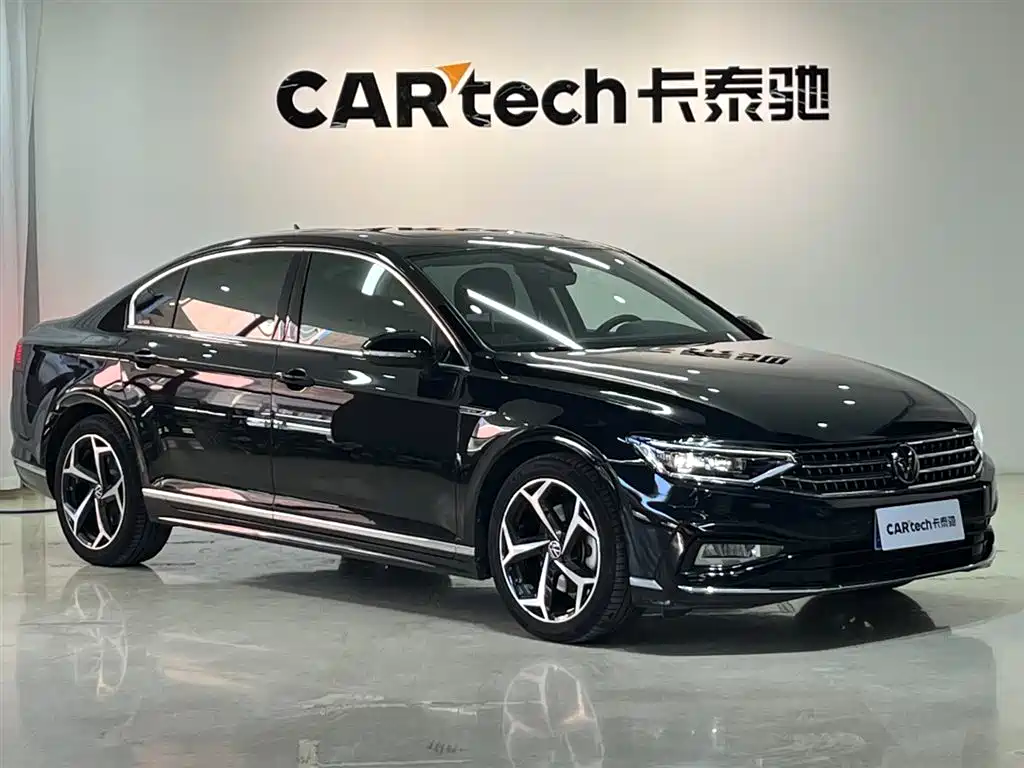 Volkswagen Magotan 2023 Model 2 Million Commemorative Edition 330TSI DSG Luxury фото 3