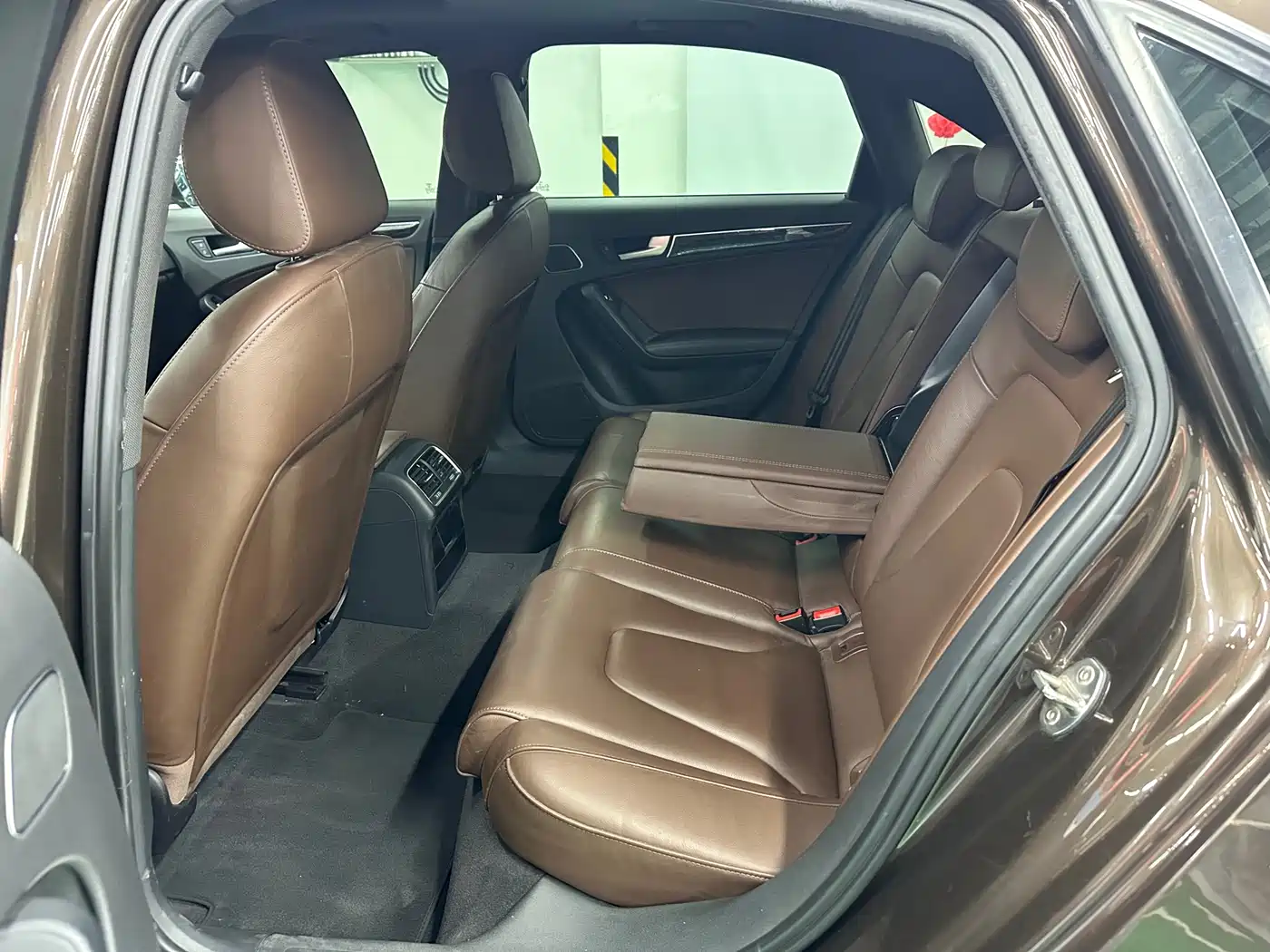 Audi A4L 2016 35 TFSI Collector's Edition S line Comfort фото 9