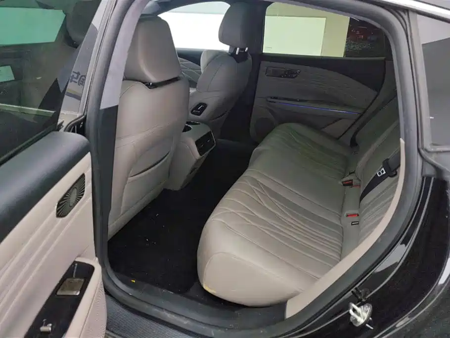 Geely Galaxy Galaxy Xingyao 8 2025 130km EM-P Starship Edition фото 11