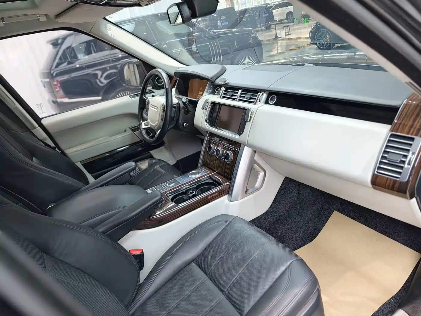 Land Rover Range Rover 2016 2016 3.0 SC V6 Vogue LWB