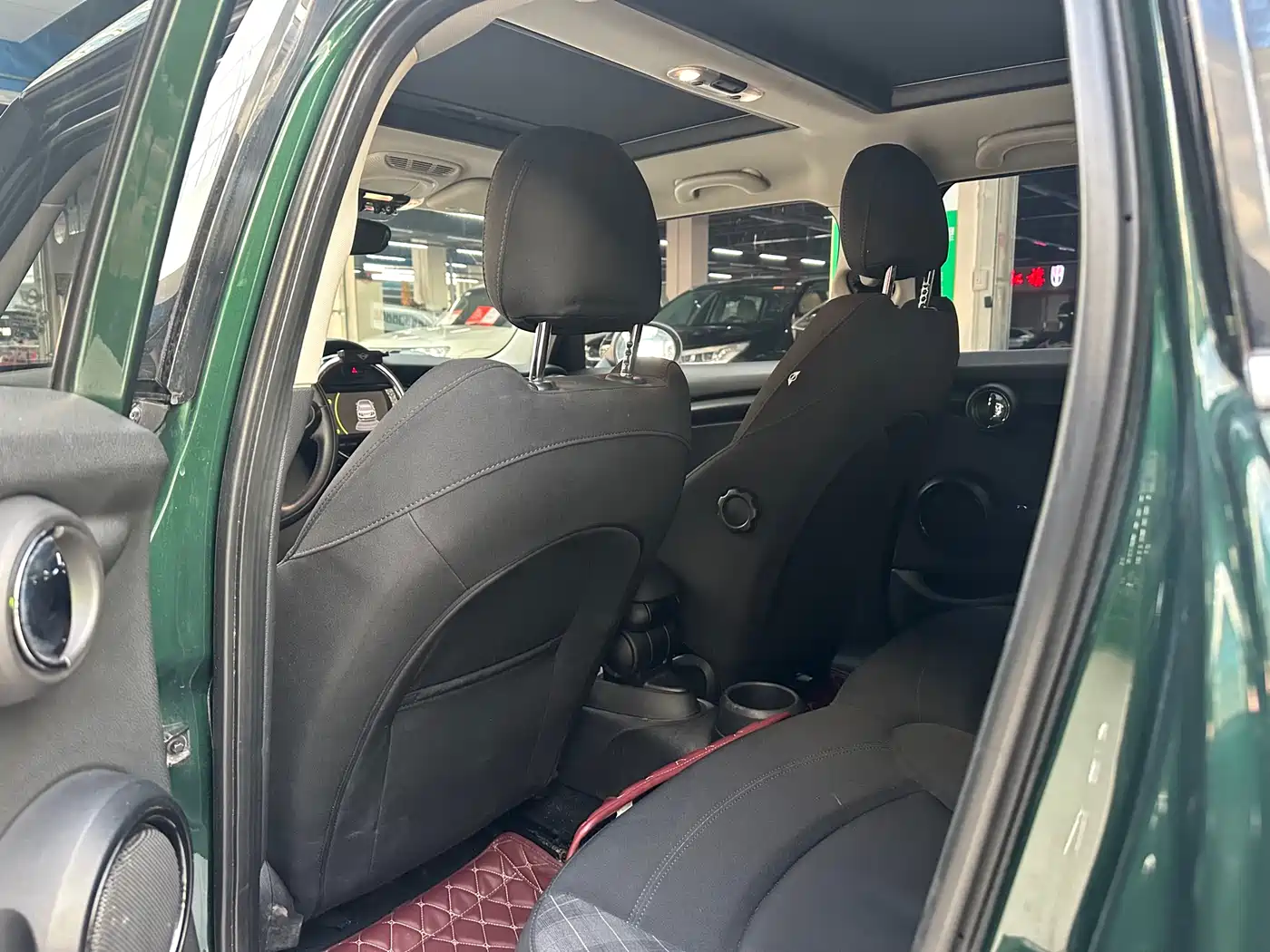 MINI 2015 1.5T COOPER Fun 5-Door фото 6