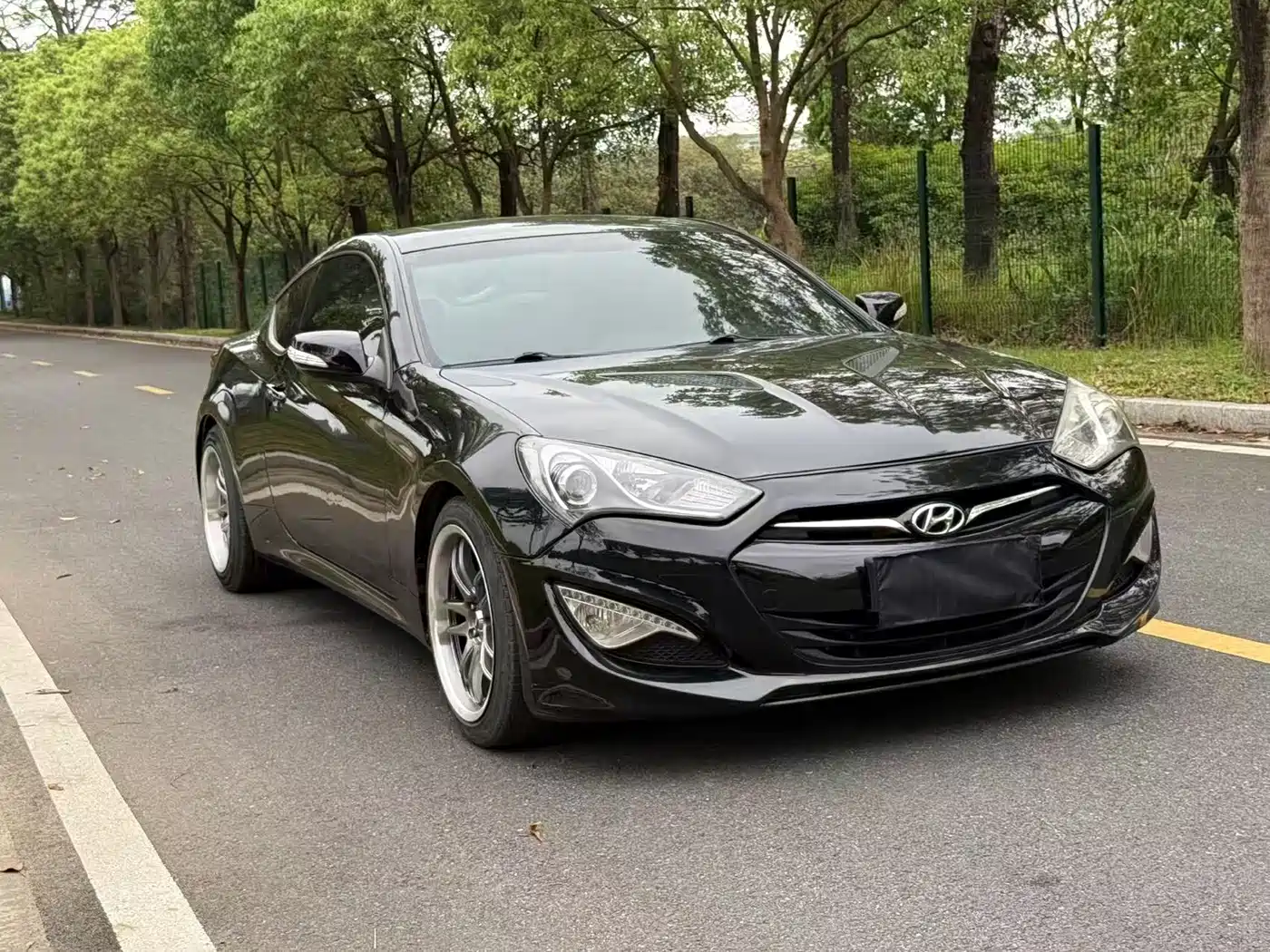 Hyundai Genesis Coupe 2012 2.0T Automatic Elegant Edition фото 2