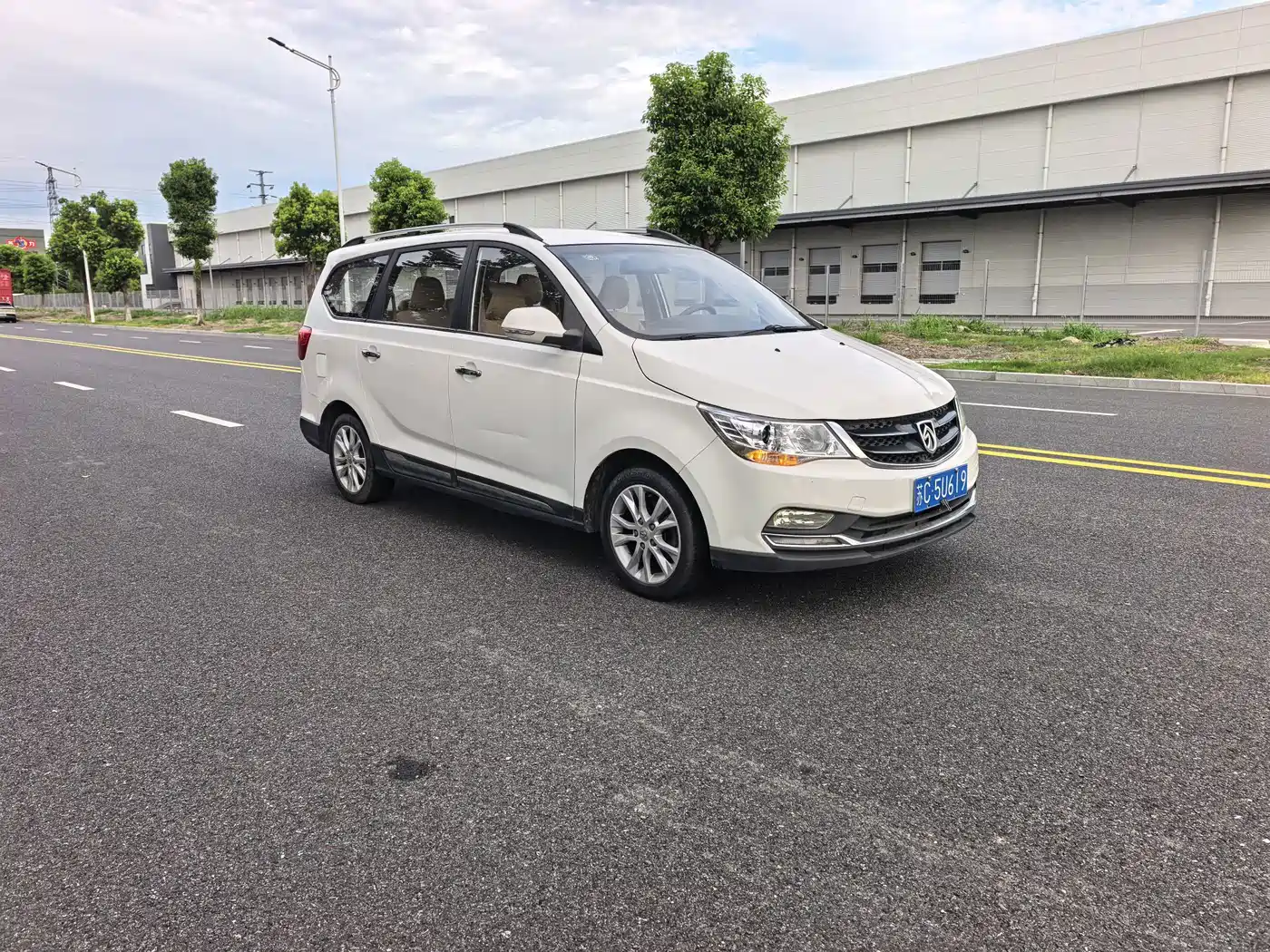 Baojun 730 2015 2016 1.5L Manual Comfort 7-seater China V