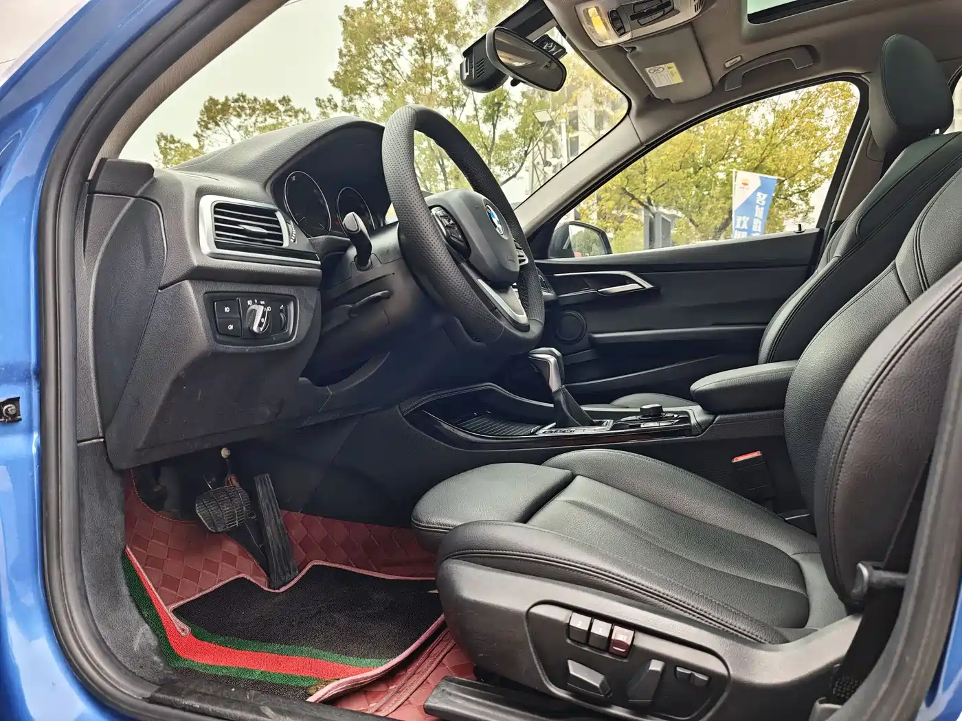 BMW 1 Series 2018 118i Sport Edition фото 8
