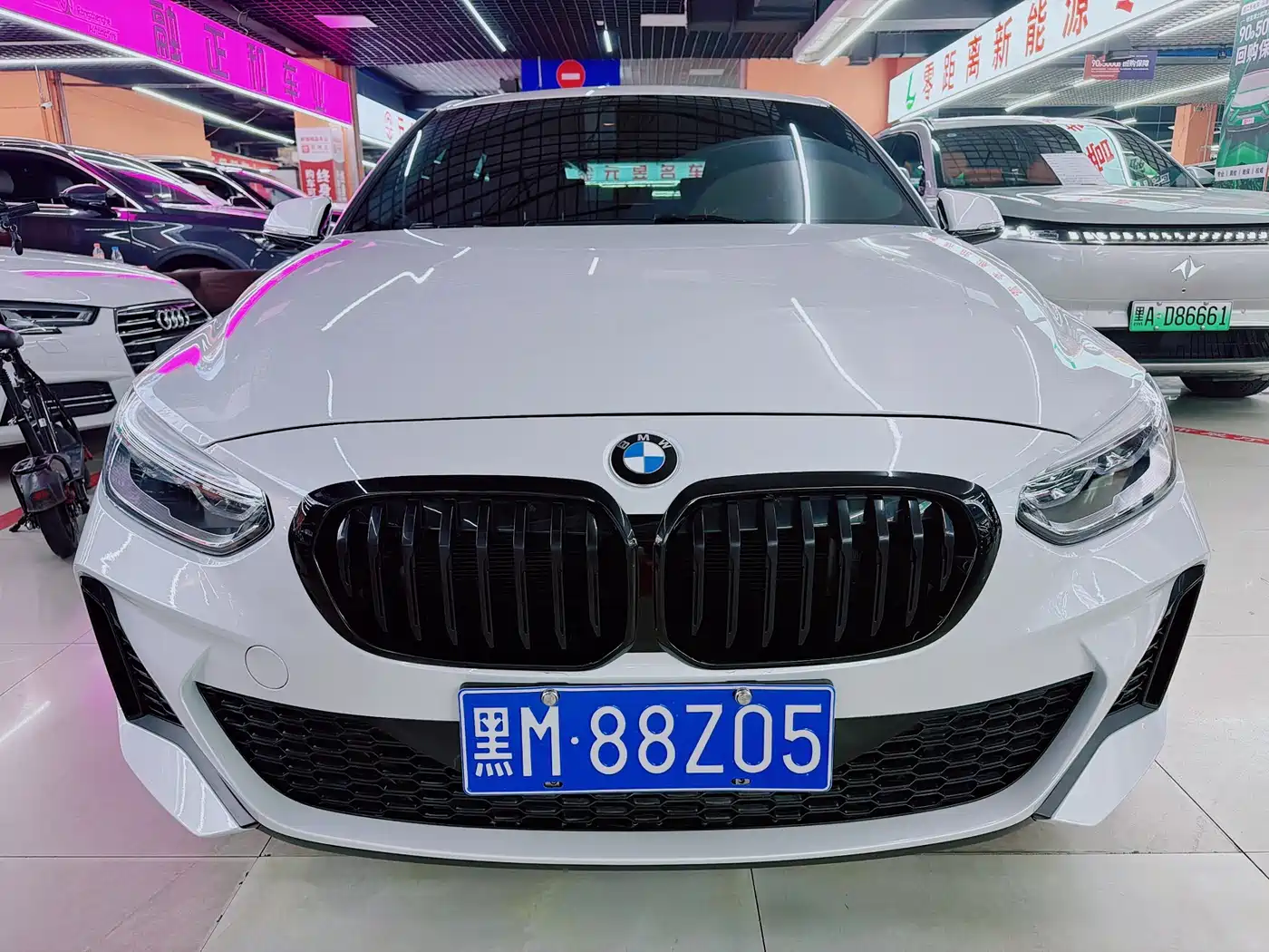 BMW 1 Series 2021 120i M Sport Shadow Edition фото 2