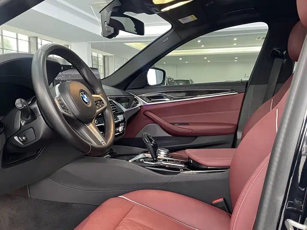 BMW 5 Series 2021 525Li M Sport Package фото 11