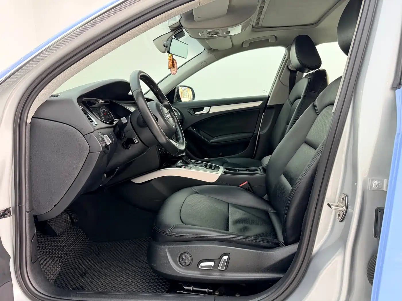 Audi A4L 2013 35 TFSI Automatic Standard фото 13