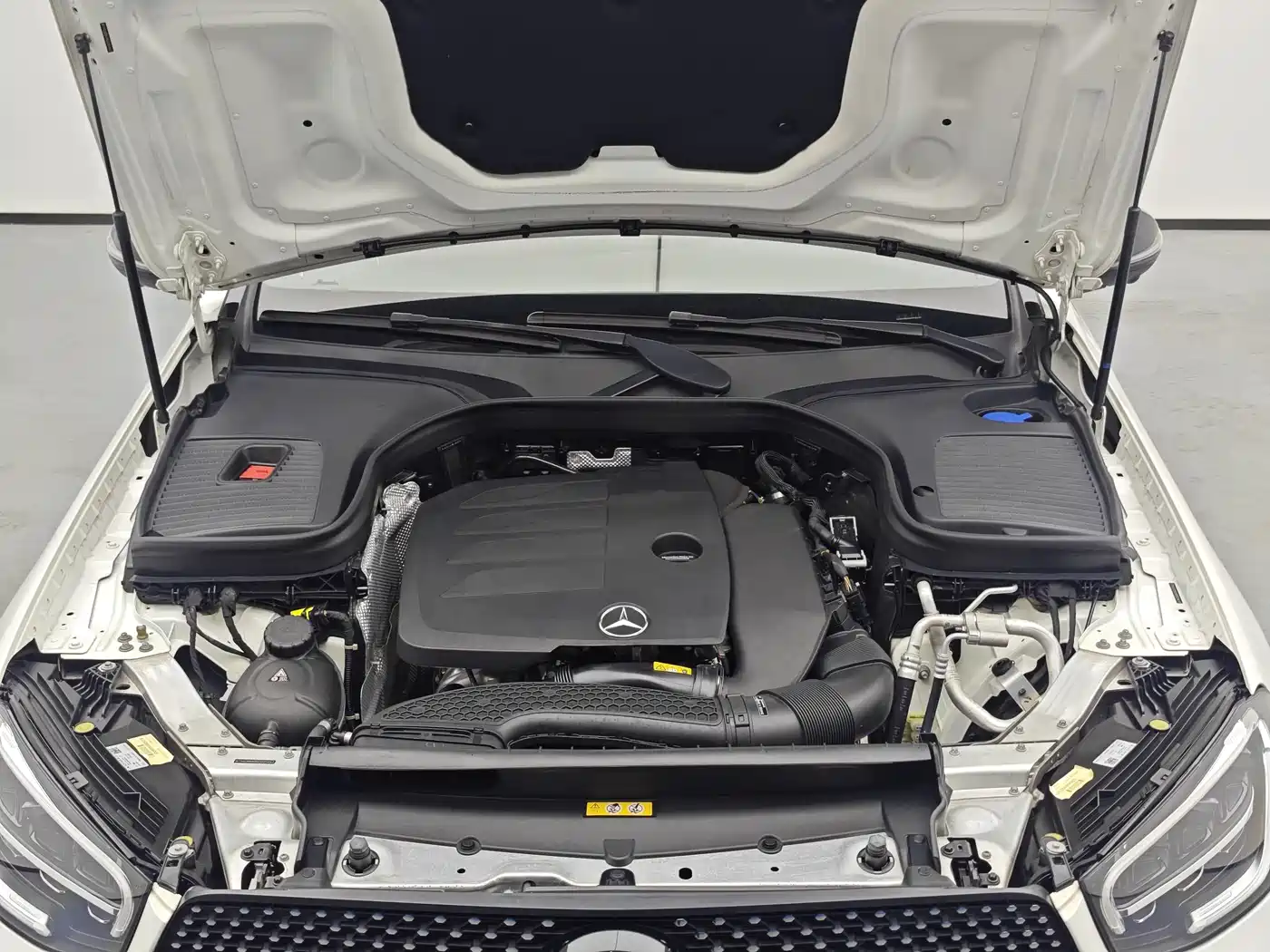 Mercedes-Benz GLC Coupe 2022 Facelift GLC 260 4MATIC Coupe SUV фото 8