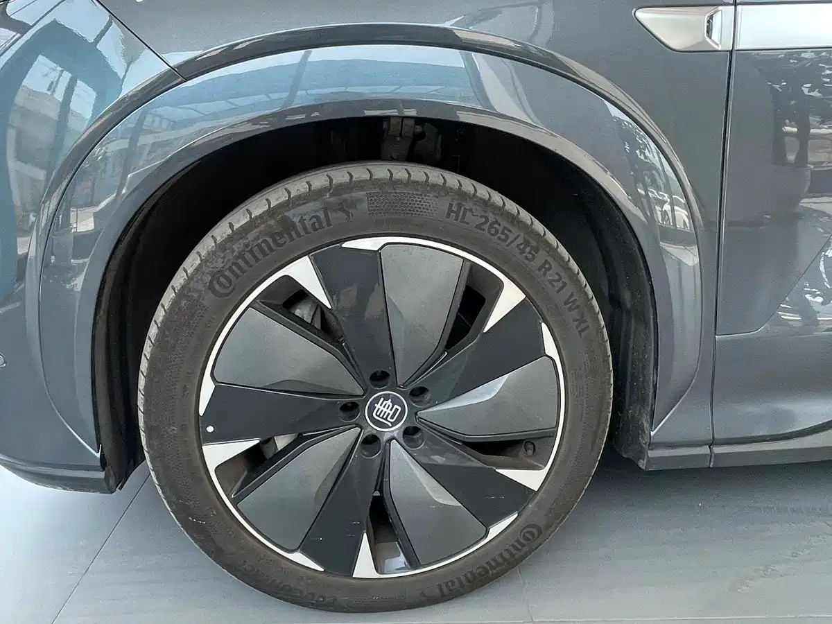 Photo 3 - BYD Tang L