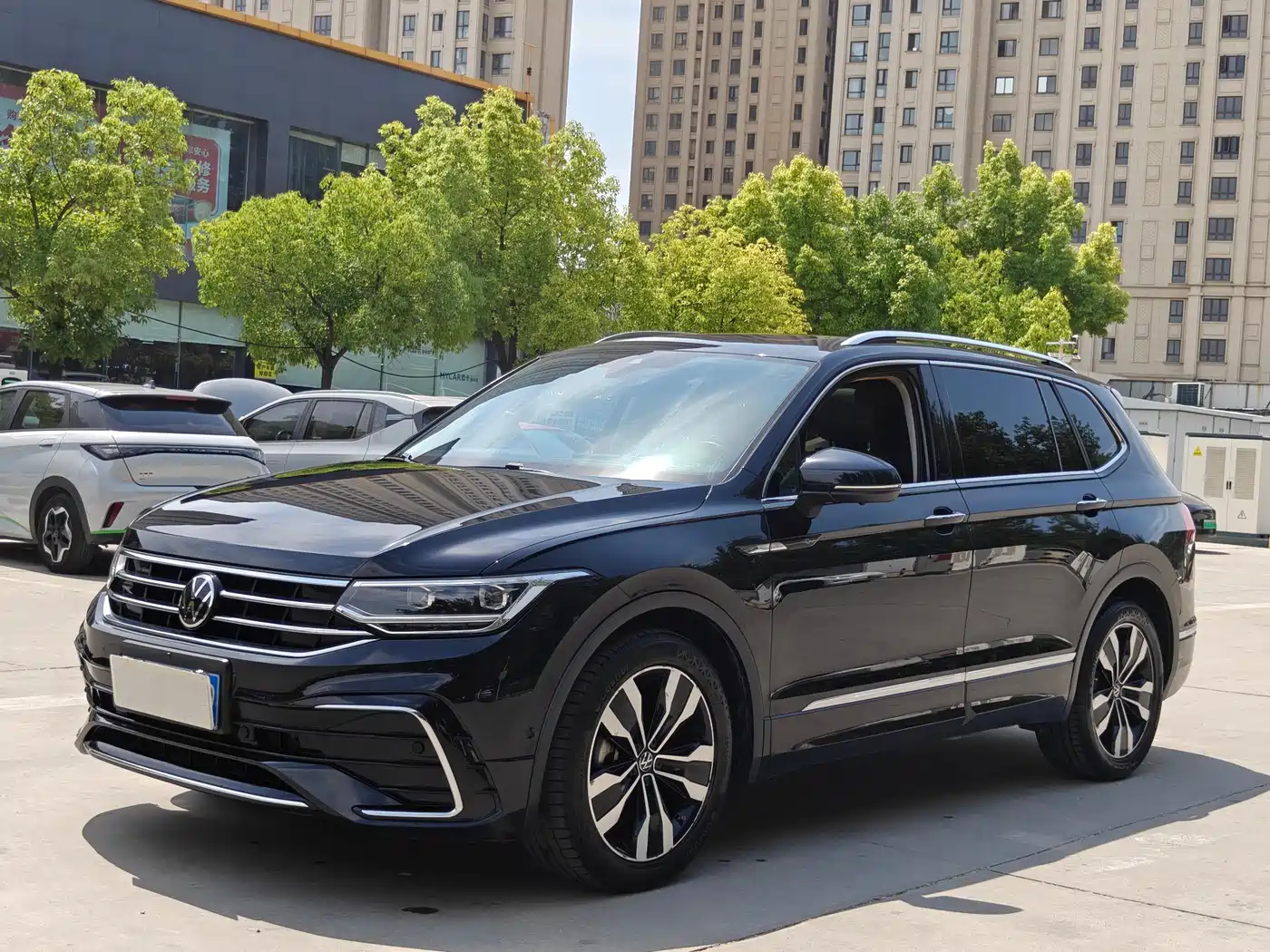 Volkswagen Tiguan L 2023 330TSI Auto 2WD R-Line Premium Edition