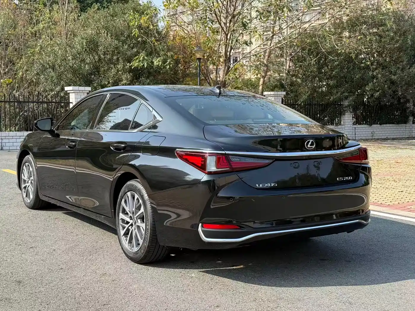 Lexus ES 2023 260 Excellence фото 12